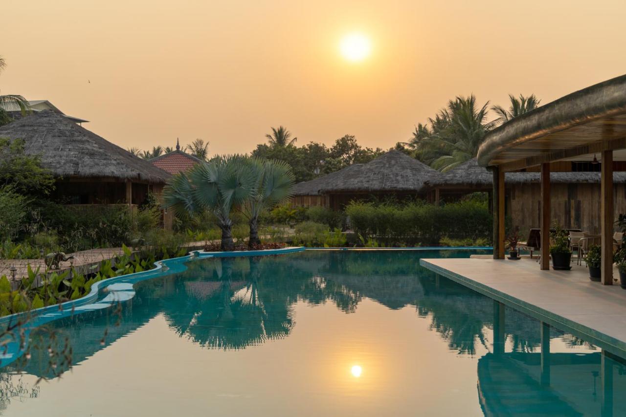 Authentic Khmer Village Resort Siem Reap Exterior photo