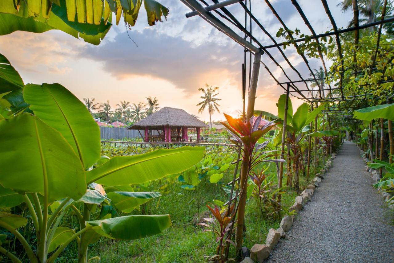 Authentic Khmer Village Resort Siem Reap Exterior photo